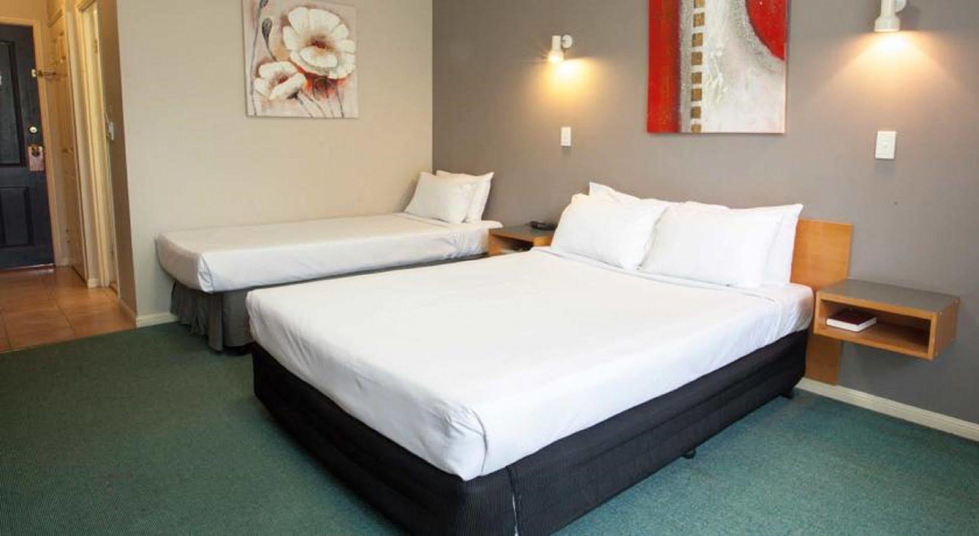 Springwood Motor Inn Екстериор снимка