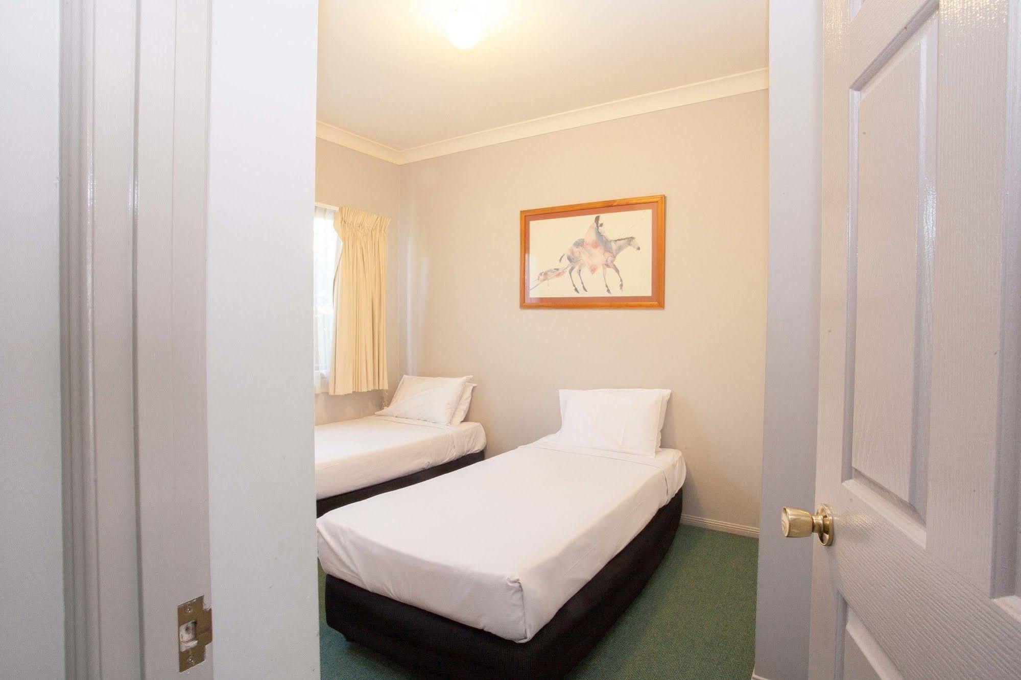 Springwood Motor Inn Екстериор снимка