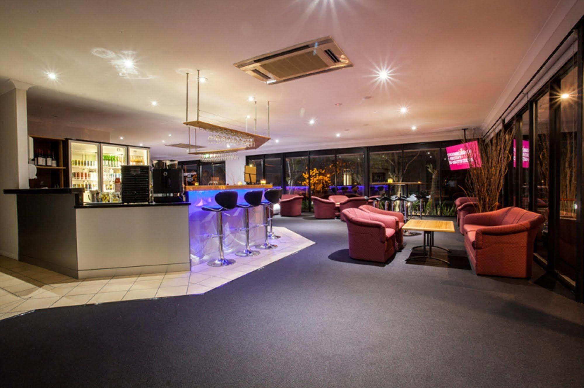Springwood Motor Inn Екстериор снимка